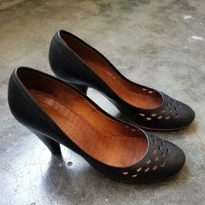 Black Pump with laser cut out detail